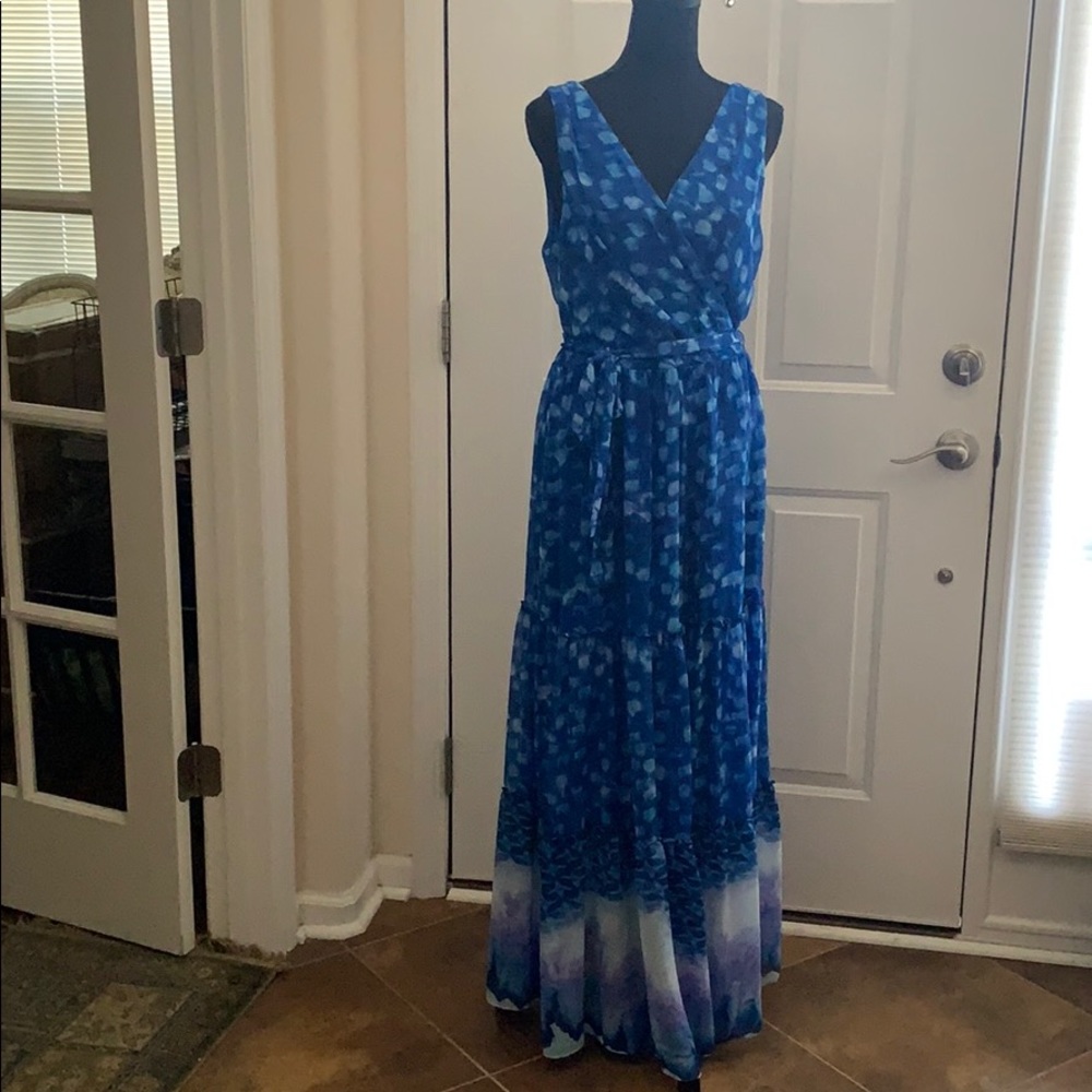 DKNY Blue Print Sleeveless Double V-Neck Long Dress - 14